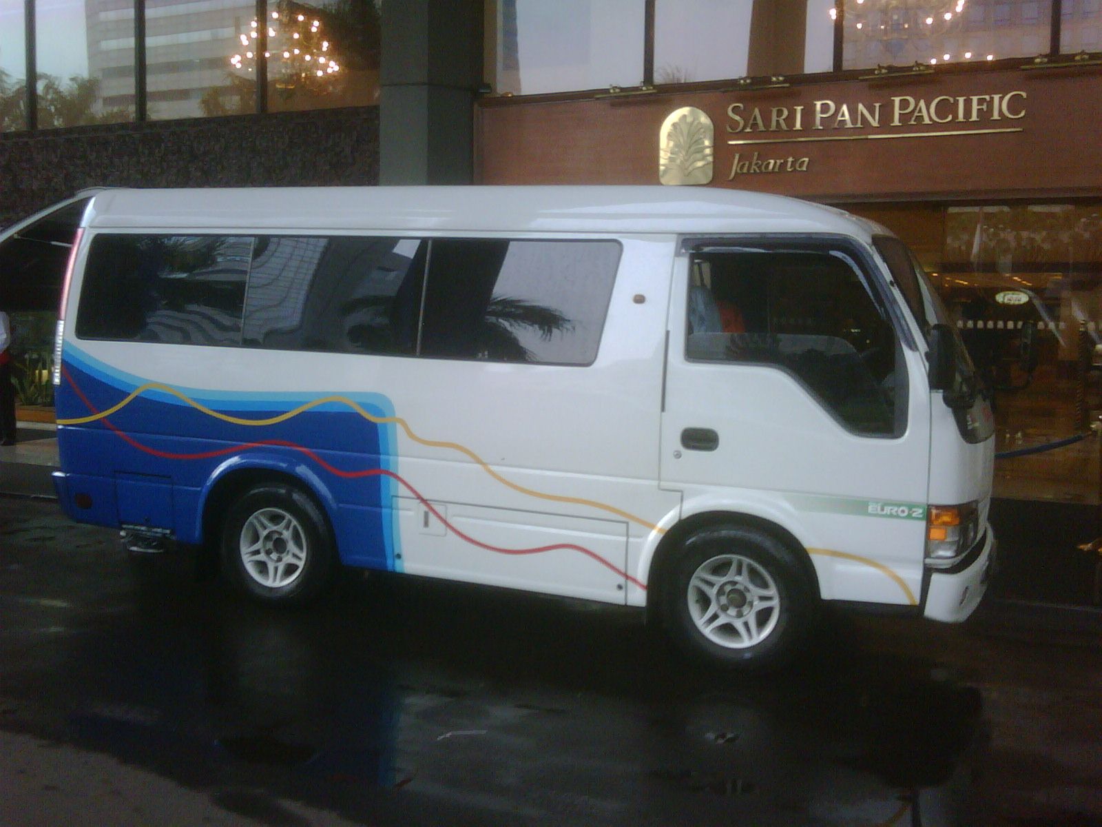 September 2012 Sewa Mobil ELF Rental Minibus Isuzu ELF